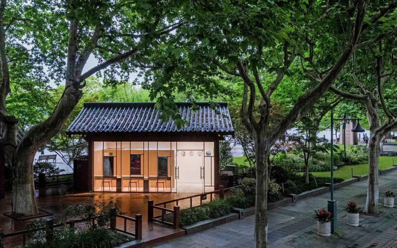 形勢建築 l 杭州西湖邊的16.5㎡微型漢服體驗館