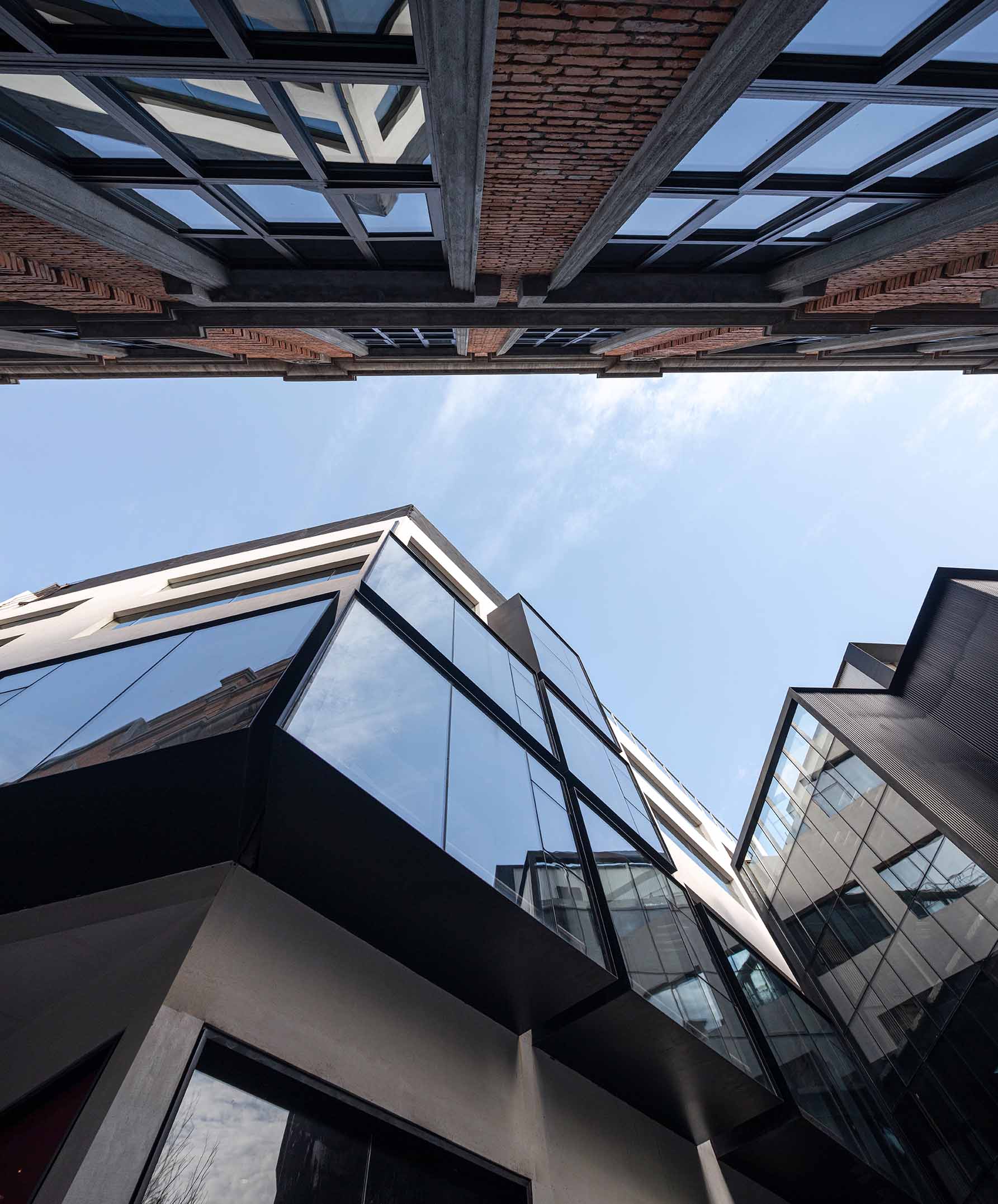 建築改造,建築改造設計,廠房改造,廠房改造設計,文化建築改造,展覽類建築改造,藝術空間改造設計,藝術空間改造,創意辦公室,創意辦公空間設計,創意辦公改造,舊建築改造設計,上海本哲建築,上海本哲建築設計公司,上海本哲建築設計作品