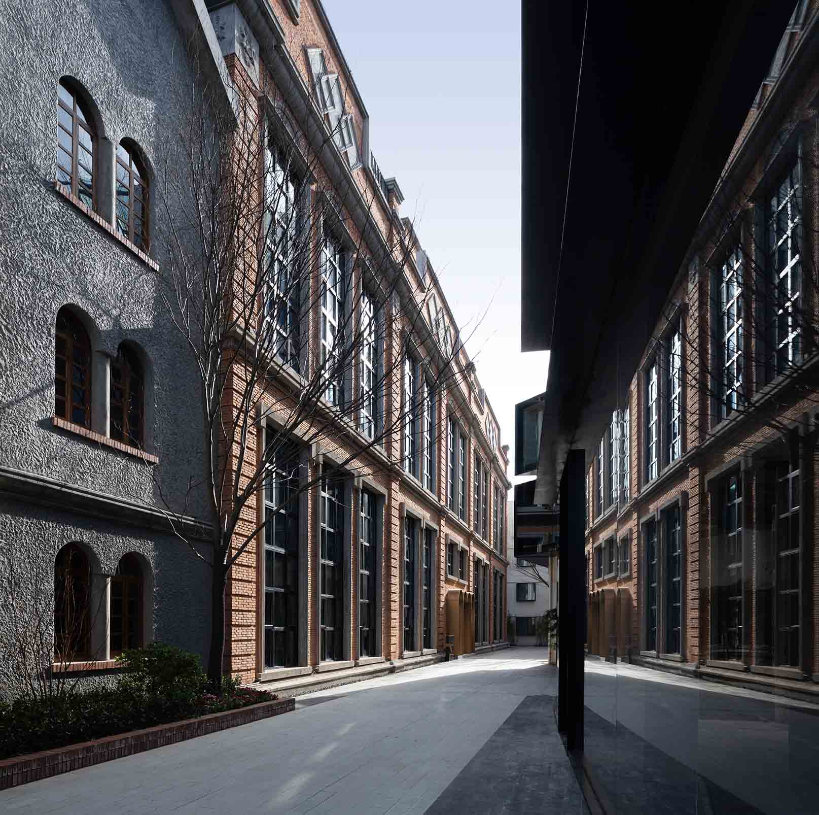 建築改造,建築改造設計,廠房改造,廠房改造設計,文化建築改造,展覽類建築改造,藝術空間改造設計,藝術空間改造,創意辦公室,創意辦公空間設計,創意辦公改造,舊建築改造設計,上海本哲建築,上海本哲建築設計公司,上海本哲建築設計作品