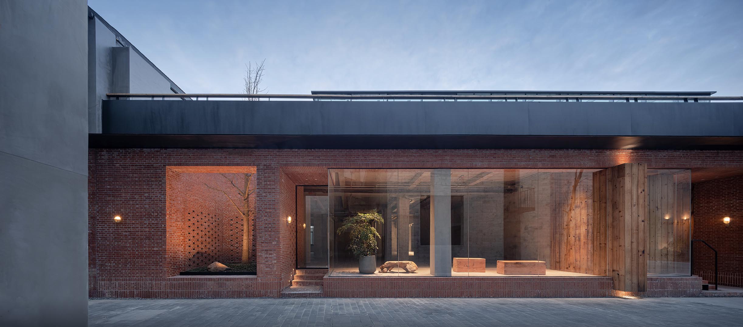 建築改造,建築改造設計,廠房改造,廠房改造設計,文化建築改造,展覽類建築改造,藝術空間改造設計,藝術空間改造,創意辦公室,創意辦公空間設計,創意辦公改造,舊建築改造設計,上海本哲建築,上海本哲建築設計公司,上海本哲建築設計作品