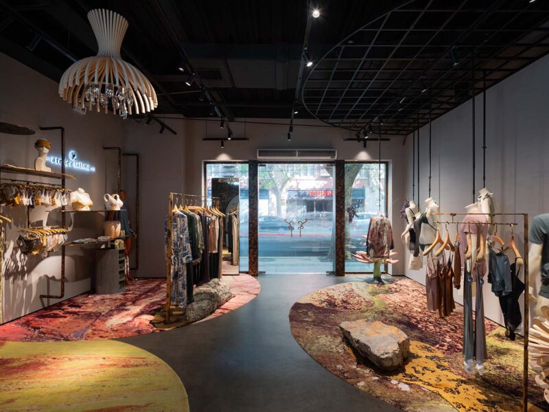 一持工作室 | 青色旗艦店，焦土重生的青色舞台