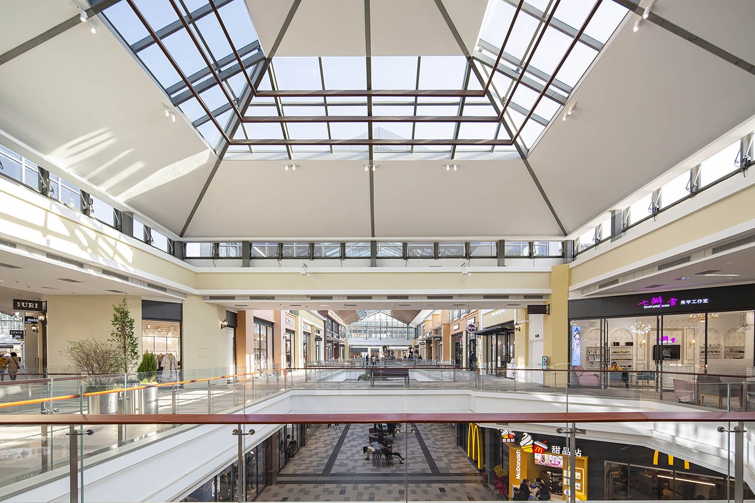 購物中心設計,沈陽市集小鎮,沈陽購物中心,商業綜合體設計,沈陽賽特奧萊二期,建築空間設計,賽特奧萊二期設計,CCDI悉地國際,CCDI悉地國際設計,CCDI卝智設計,CCDI卝智室內設計,卝智設計,悉地國際,悉地國際設計,項目投稿