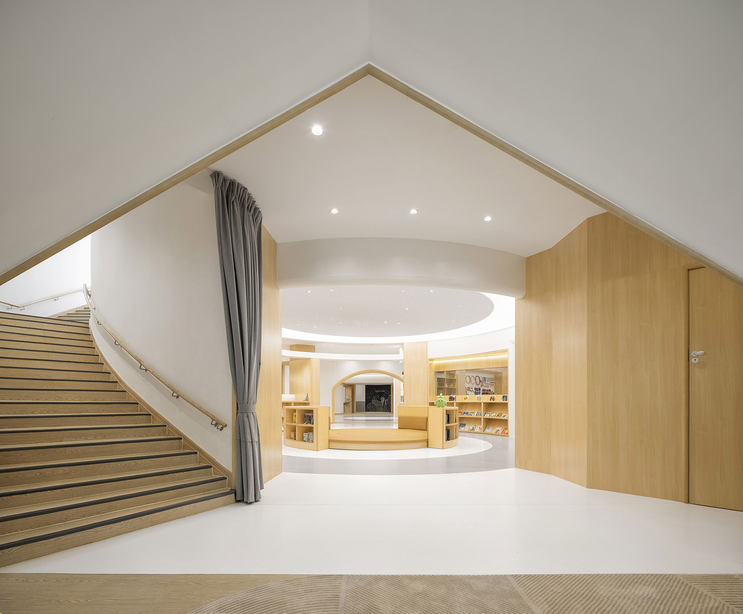 校園設計,幼兒園設計,深圳幼兒園設計,國際幼兒園設計,深圳國際幼兒園設計,深圳福田冠萃國際幼兒園,深圳冠萃國際幼兒園,福田冠萃國際幼兒園,深圳冠萃國際幼兒園設計公司,圓道設計,圓道設計作品,VMDPE圓道設計,項目投稿