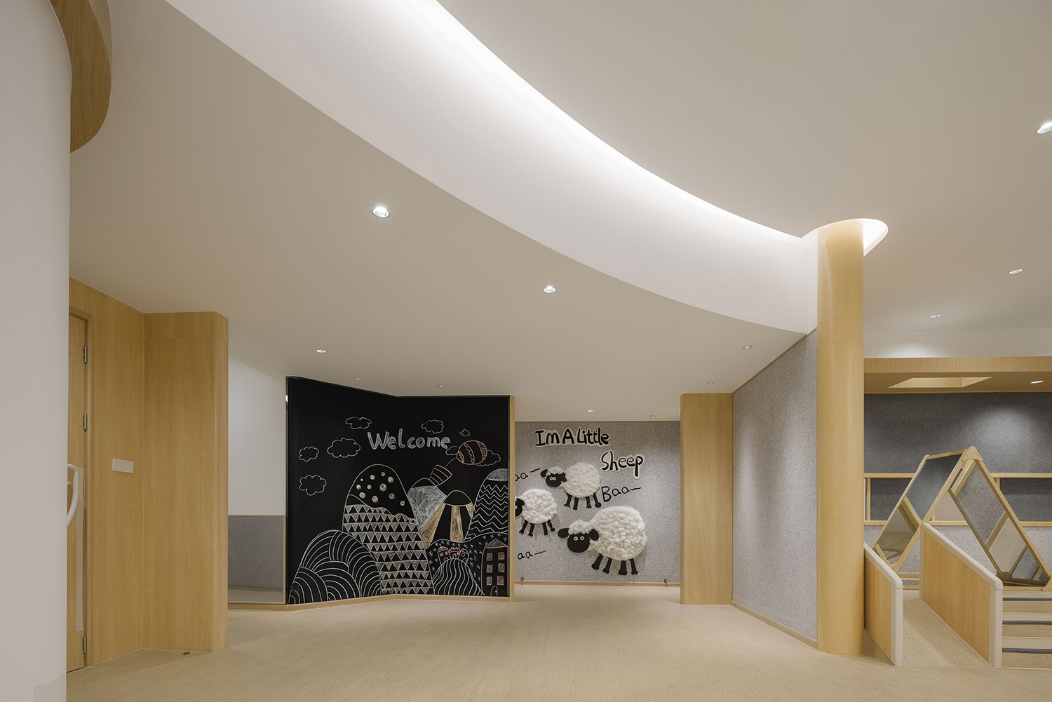 校園設計,幼兒園設計,深圳幼兒園設計,國際幼兒園設計,深圳國際幼兒園設計,深圳福田冠萃國際幼兒園,深圳冠萃國際幼兒園,福田冠萃國際幼兒園,深圳冠萃國際幼兒園設計公司,圓道設計,圓道設計作品,VMDPE圓道設計,項目投稿