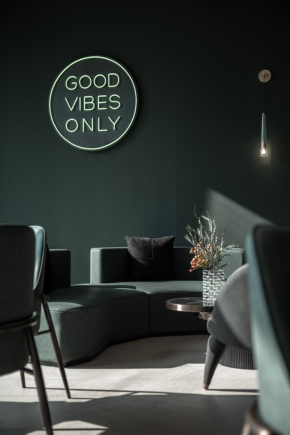 GFD杭州廣飛設計事務所，GFD廣飛設計事務所,杭州廣飛設計事務所,GFD,售樓處設計,售樓處設計案例,現代風格售樓處設計案例,銷售中心設計,杭州售樓處設計,營銷中心設計,杭州營銷中心設計,杭州興耀青漫裏售樓處,興耀青漫裏售樓處,杭州青漫裏售樓處,項目投稿