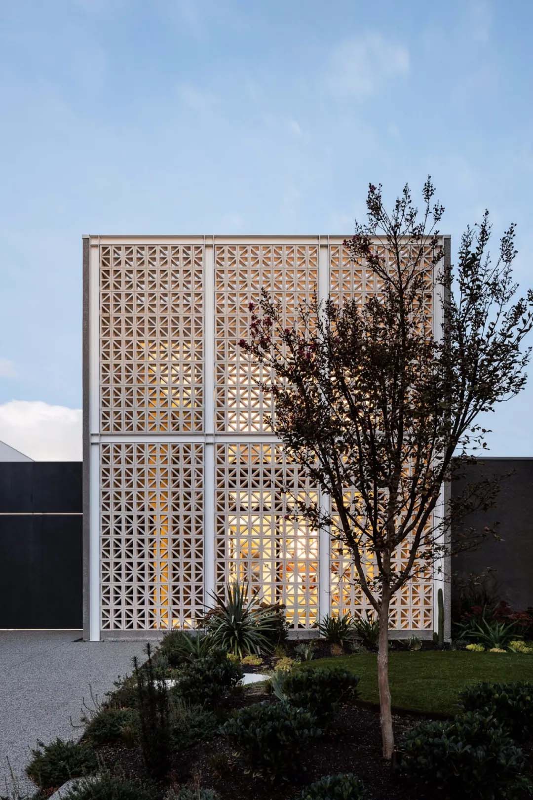 380㎡住宅設計,別墅設計,輕奢風格別墅設計,國外別墅設計,國外住宅設計,國外別墅設計案例,國外現代風格別墅設計,現代風格別墅設計,現代風格住宅案例,InForm