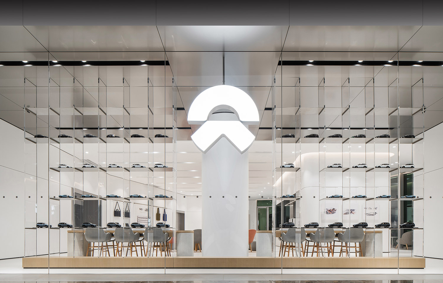 蔚來汽車NIO House成都萬象城店,成都蔚來汽車展廳,成都展廳設計,汽車展廳設計,體驗店設計,汽車體驗店設計,汽車銷售店設計,蔚來汽車,MOC設計,MOC DESIGN OFFICE,項目投稿