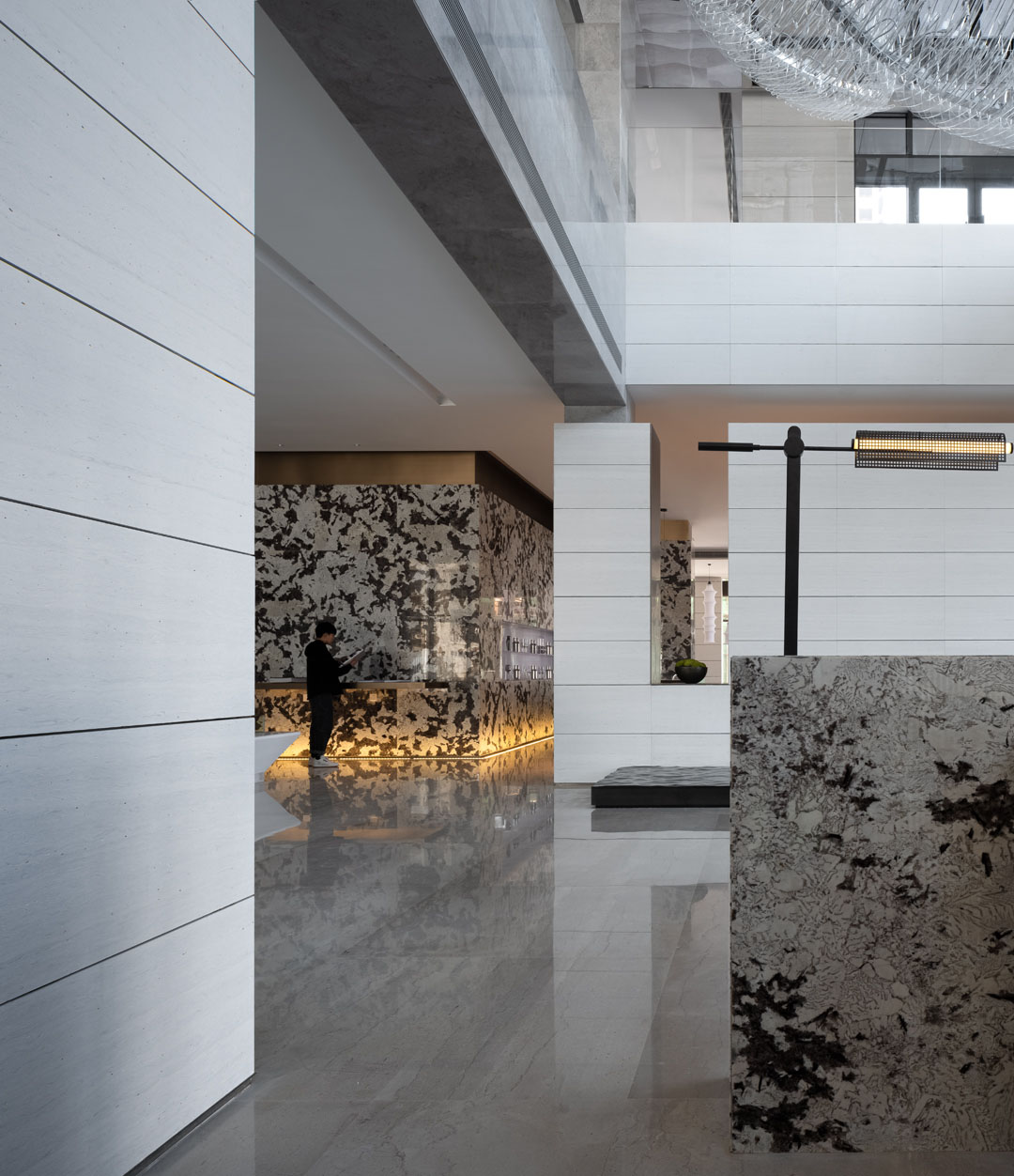 售樓處設計,售樓處設計案例,現代風格售樓處設計案例,營銷中心設計,青島售樓處設計,青島營銷中心設計,中洲青島半島城邦售樓處,青島半島城邦售樓處,中半島城邦售樓處,MYP設計事務所,MYP設計,項目投稿