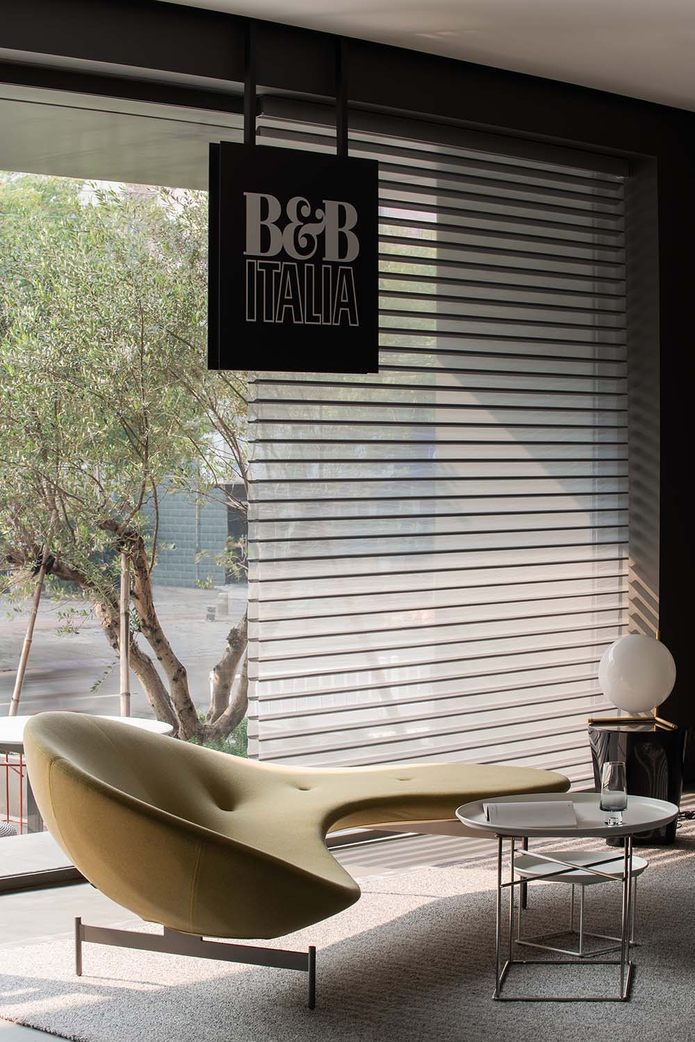 家具店設計,B&B ITALIA家具店,寧波B&B ITALIA家具店,意大利B&B ITALIA,家具旗艦店設計,正反設計,項目投稿