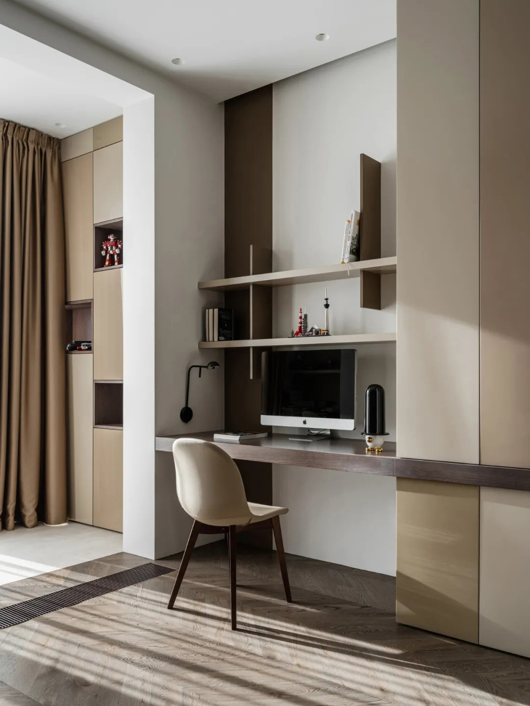 165㎡住宅設計,公寓設計,現代風格公寓設計,國外住宅設計,國外住宅設計案例,國外現代風格住宅設計,現代風格住宅設計,現代風格住宅案例,暖色係住宅設計,家裝設計,Babayants Architects