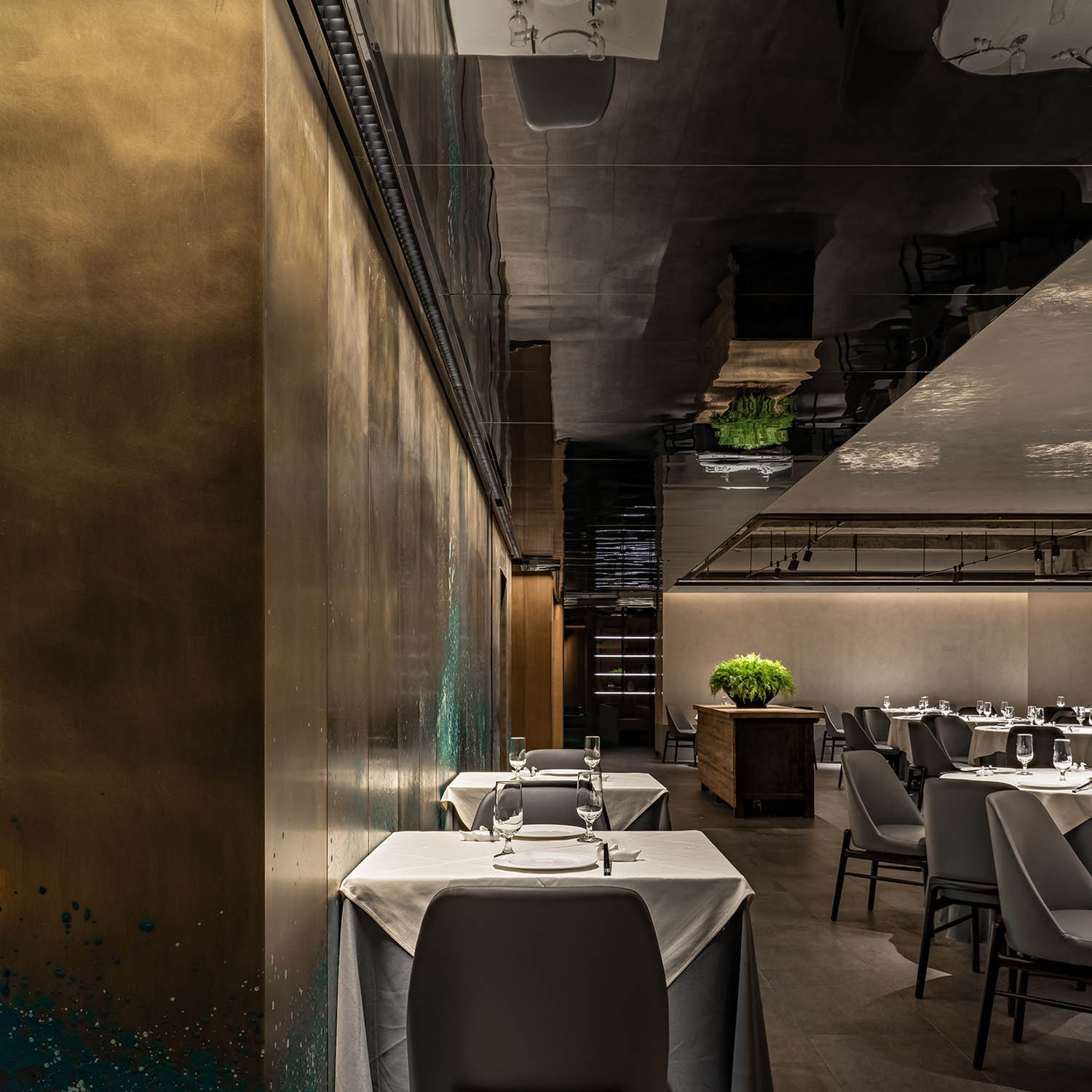 餐廳設計,烤鴨店設計,北京餐廳設計,北京烤鴨店設計,北京四季民福呼家樓店,四季民福呼家樓店,休閑餐廳設計,餐廳設計案例,現代風格餐廳設計,IN.X屋裏門外,IN.X屋裏門外設計公司,屋裏門外設計公司,項目投稿