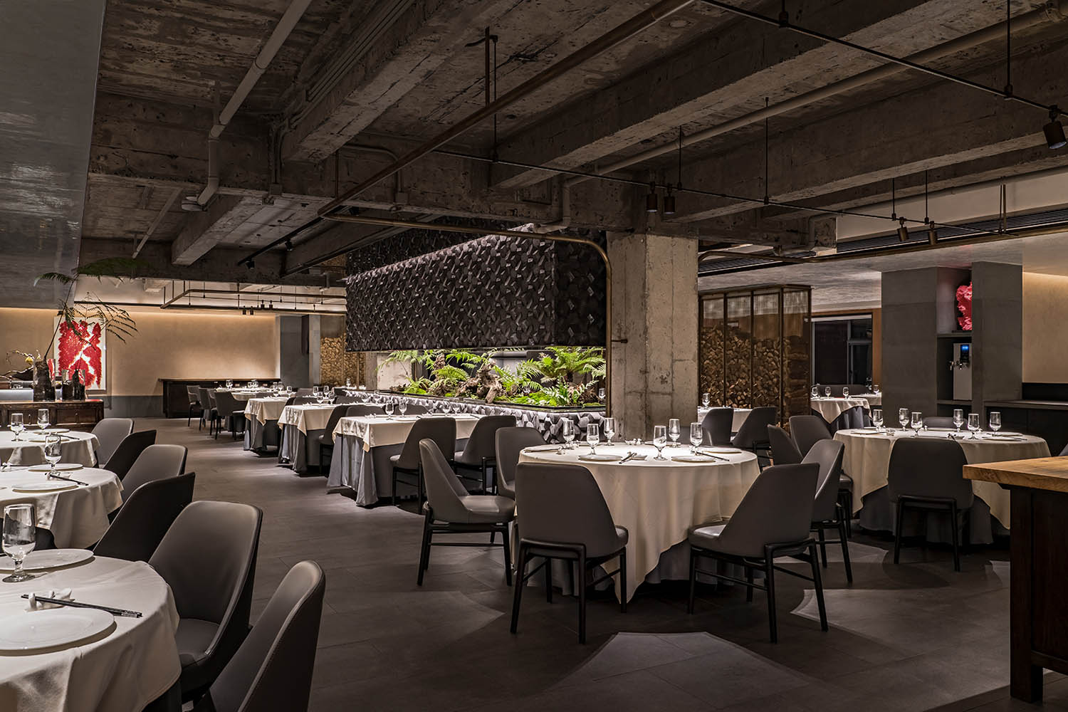 餐廳設計,烤鴨店設計,北京餐廳設計,北京烤鴨店設計,北京四季民福呼家樓店,四季民福呼家樓店,休閑餐廳設計,餐廳設計案例,現代風格餐廳設計,IN.X屋裏門外,IN.X屋裏門外設計公司,屋裏門外設計公司,項目投稿