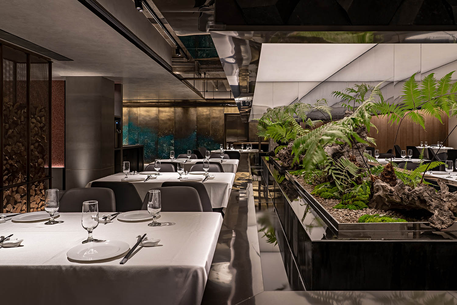 餐廳設計,烤鴨店設計,北京餐廳設計,北京烤鴨店設計,北京四季民福呼家樓店,四季民福呼家樓店,休閑餐廳設計,餐廳設計案例,現代風格餐廳設計,IN.X屋裏門外,IN.X屋裏門外設計公司,屋裏門外設計公司,項目投稿