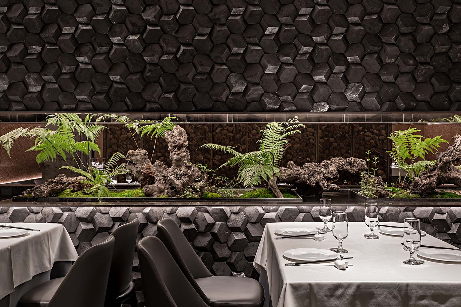 餐廳設計,烤鴨店設計,北京餐廳設計,北京烤鴨店設計,北京四季民福呼家樓店,四季民福呼家樓店,休閑餐廳設計,餐廳設計案例,現代風格餐廳設計,IN.X屋裏門外,IN.X屋裏門外設計公司,屋裏門外設計公司,項目投稿