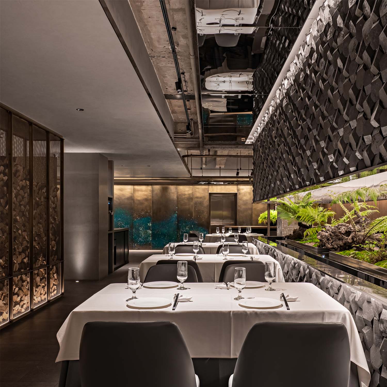 餐廳設計,烤鴨店設計,北京餐廳設計,北京烤鴨店設計,北京四季民福呼家樓店,四季民福呼家樓店,休閑餐廳設計,餐廳設計案例,現代風格餐廳設計,IN.X屋裏門外,IN.X屋裏門外設計公司,屋裏門外設計公司,項目投稿