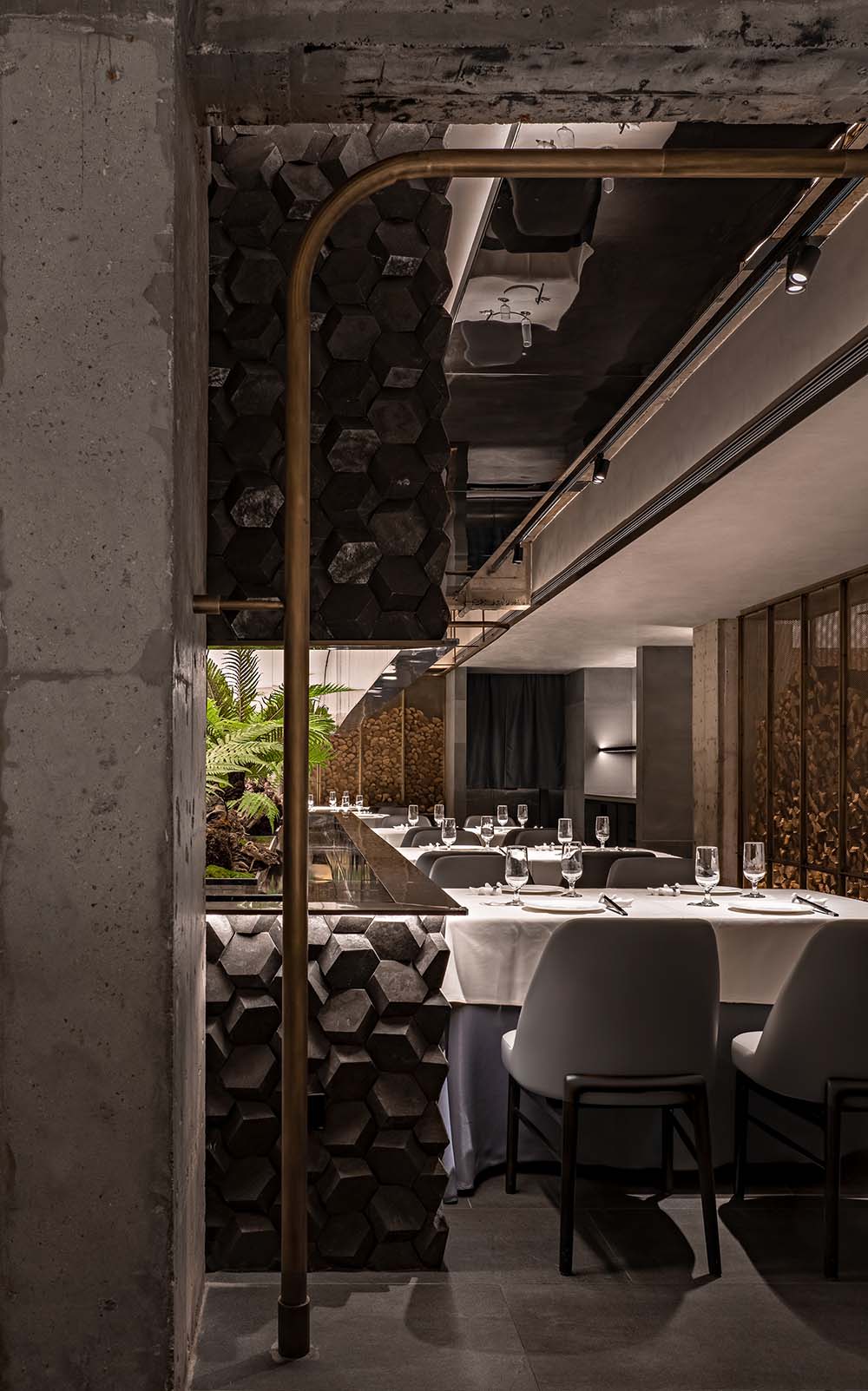 餐廳設計,烤鴨店設計,北京餐廳設計,北京烤鴨店設計,北京四季民福呼家樓店,四季民福呼家樓店,休閑餐廳設計,餐廳設計案例,現代風格餐廳設計,IN.X屋裏門外,IN.X屋裏門外設計公司,屋裏門外設計公司,項目投稿