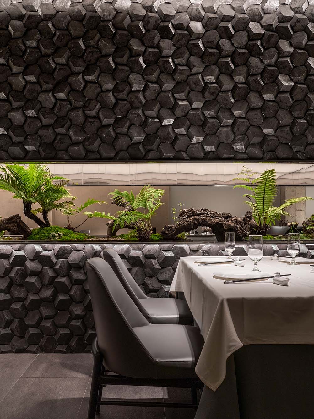 餐廳設計,烤鴨店設計,北京餐廳設計,北京烤鴨店設計,北京四季民福呼家樓店,四季民福呼家樓店,休閑餐廳設計,餐廳設計案例,現代風格餐廳設計,IN.X屋裏門外,IN.X屋裏門外設計公司,屋裏門外設計公司,項目投稿