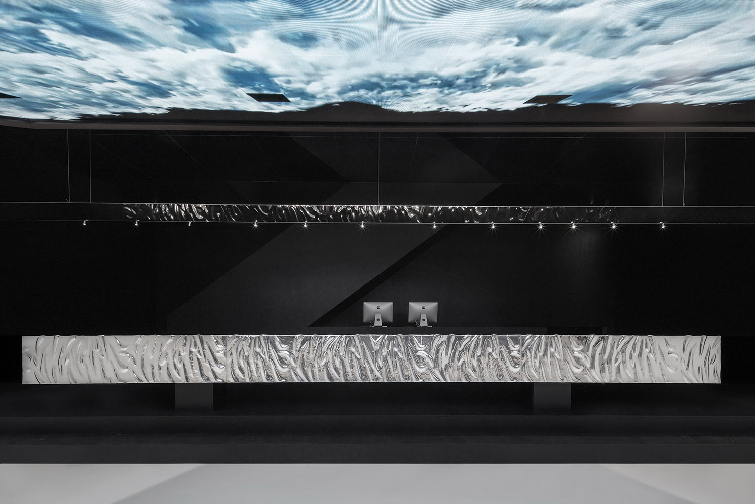 買手店設計,時尚買手店設計,零售店設計,零售空間設計,女裝店設計,(SO)What買手店,(SO)What,SND買手店,服裝零售店設計,重慶(SO)What買手店,萬社設計,萬社設計作品