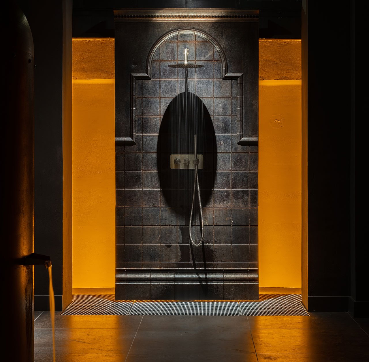 衛浴品牌展廳,展廳設計,國外展廳設計,建築改造,廠房改造,Holloway Li設計作品,企業展廳設計