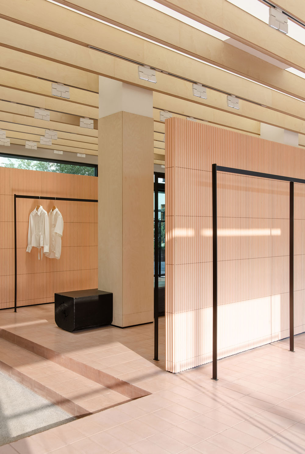 一展設計,杭州服裝買手店,HOW DEPARTMENT買手店,零售店設計,買手店設計,杭州一展,杭州服裝店設計,服裝買手店