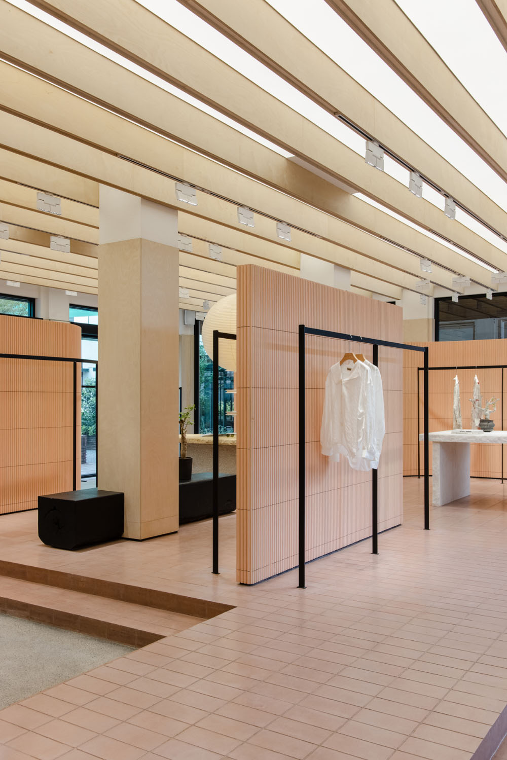 一展設計,杭州服裝買手店,HOW DEPARTMENT買手店,零售店設計,買手店設計,杭州一展,杭州服裝店設計,服裝買手店