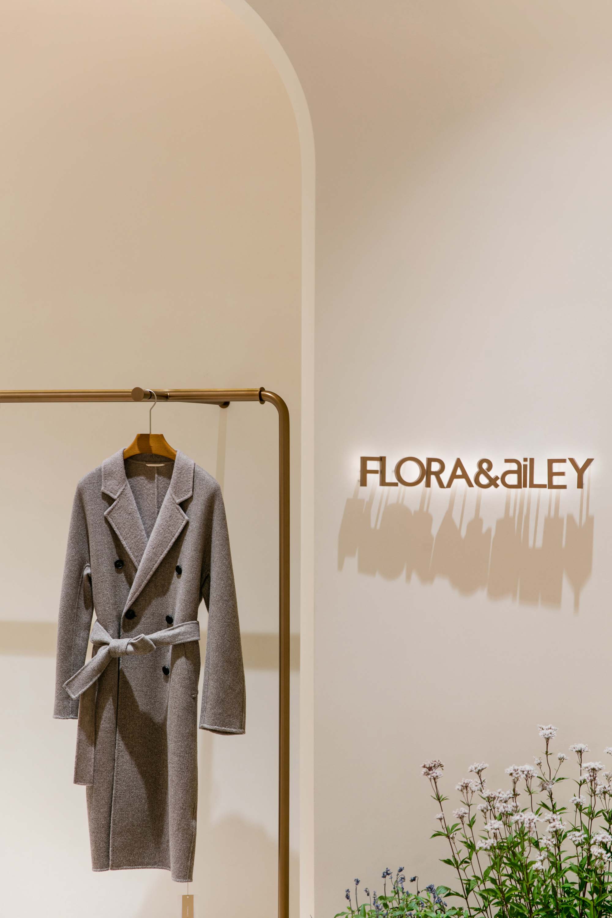 JYDP,FLORA&aiLEY上海鼎源路店,FLORA&aiLEY,JYDP間睦設計,服裝設計案例,女裝店,女裝服裝店設計,女裝品牌形象店