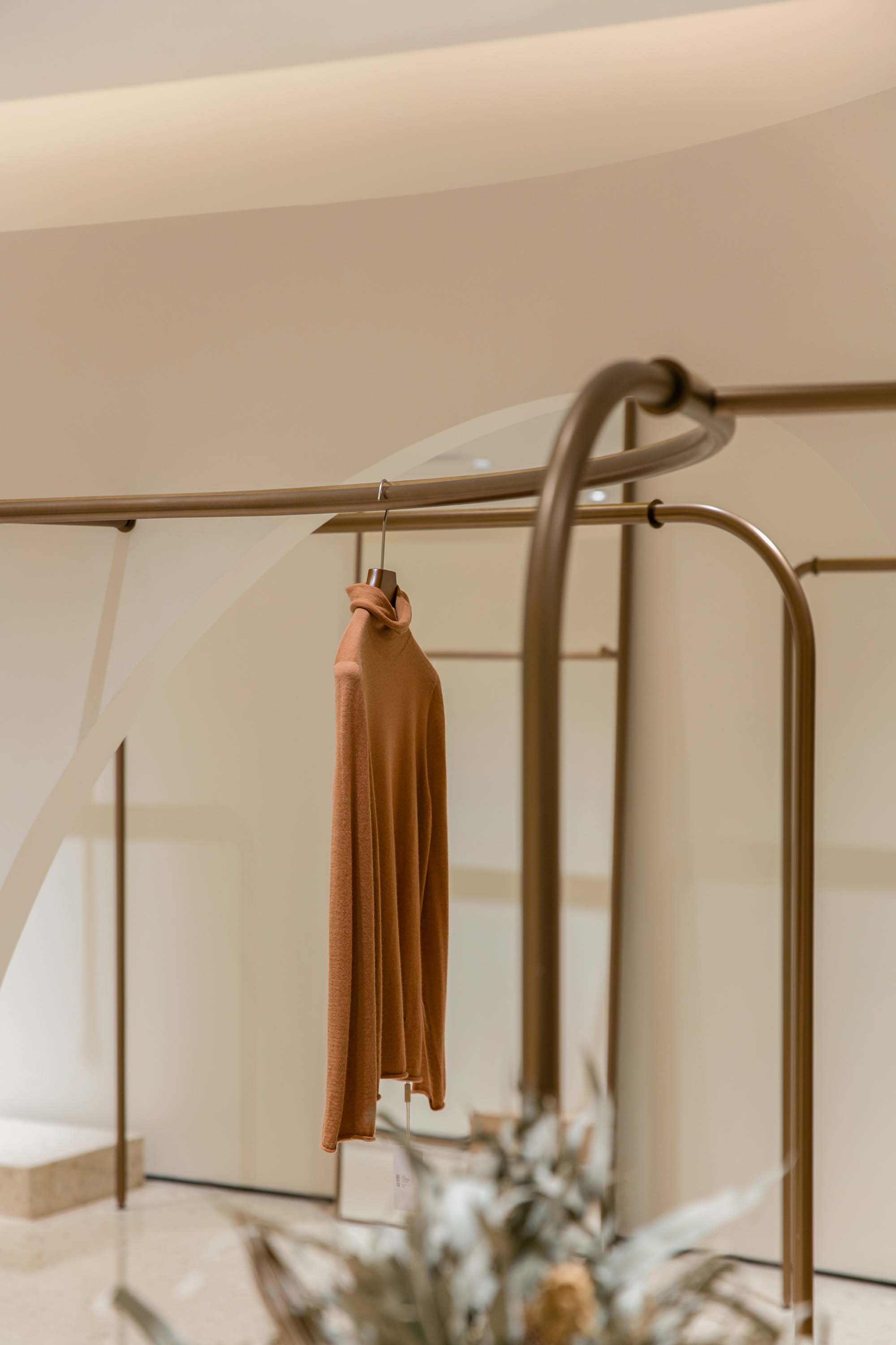 JYDP,FLORA&aiLEY上海鼎源路店,FLORA&aiLEY,JYDP間睦設計,服裝設計案例,女裝店,女裝服裝店設計,女裝品牌形象店