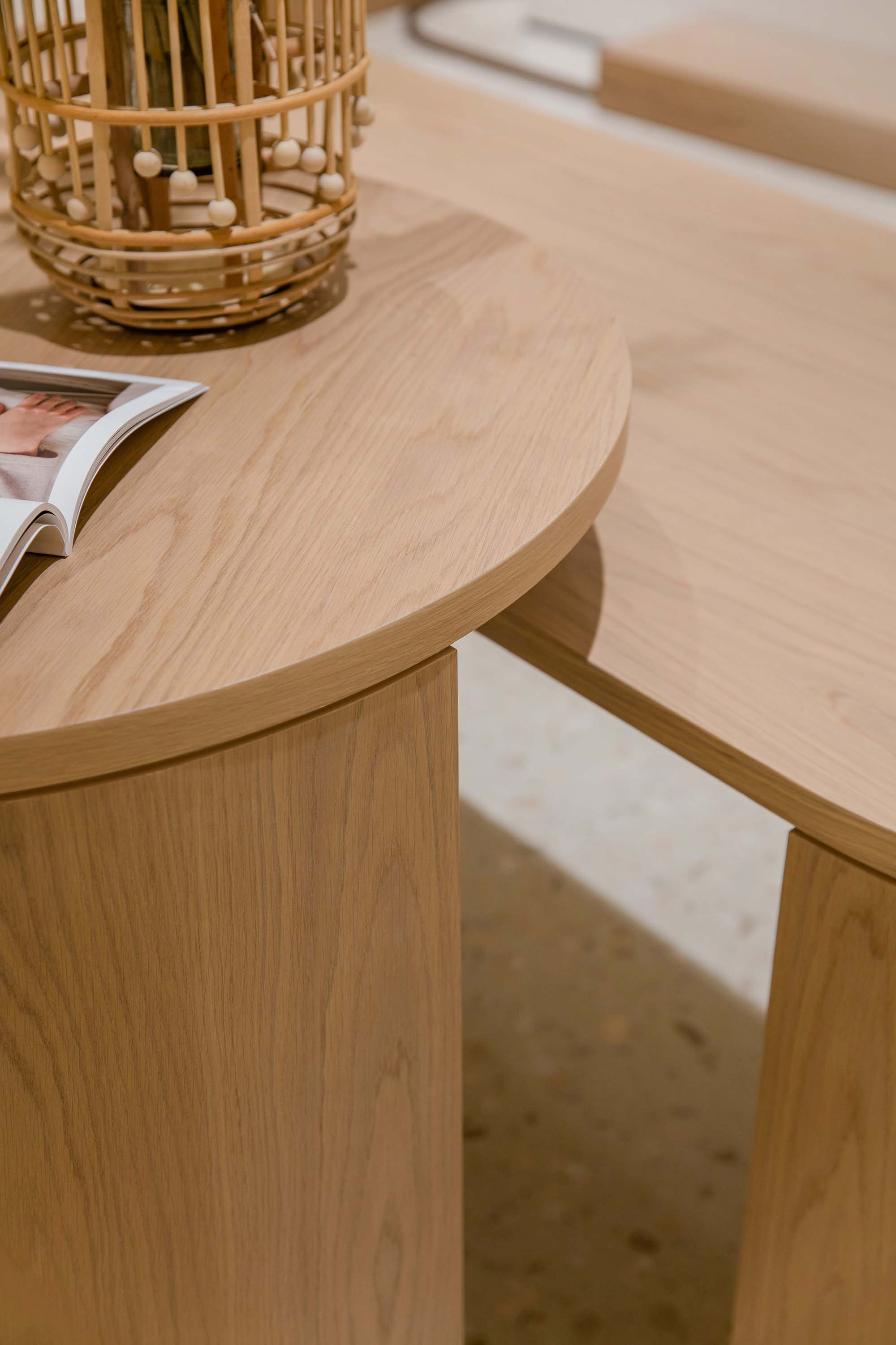 JYDP,FLORA&aiLEY上海鼎源路店,FLORA&aiLEY,JYDP間睦設計,服裝設計案例,女裝店,女裝服裝店設計,女裝品牌形象店