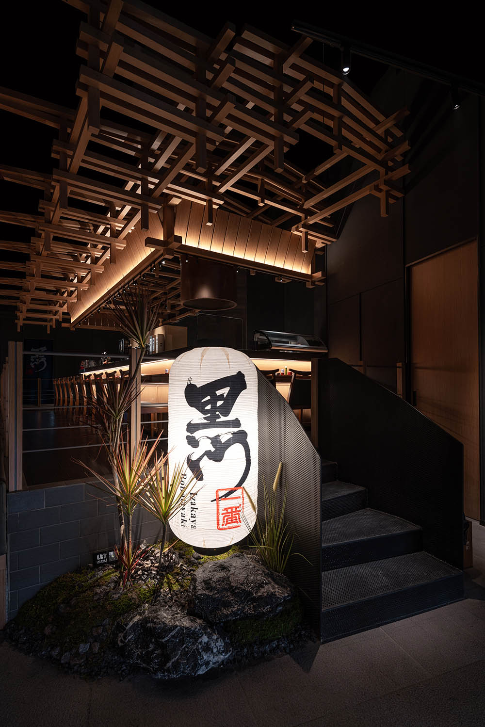 餐廳設計,休閑餐廳設計,現代風格餐廳設計,現代風格餐廳設計案例,日料店設計,南昌餐廳設計,南昌日料店設計,日料店設計案例,黑門一番,南昌黑門一番,黑門一番日本料理,三厘社TRIOSTUDIO,三厘社,TRIOSTUDIO