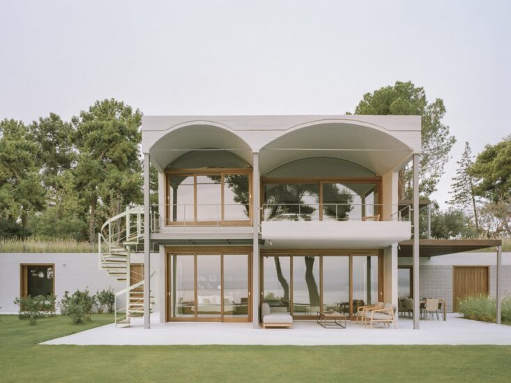 Neiheiser Argyros | 希臘聖米納斯海邊夏日住宅