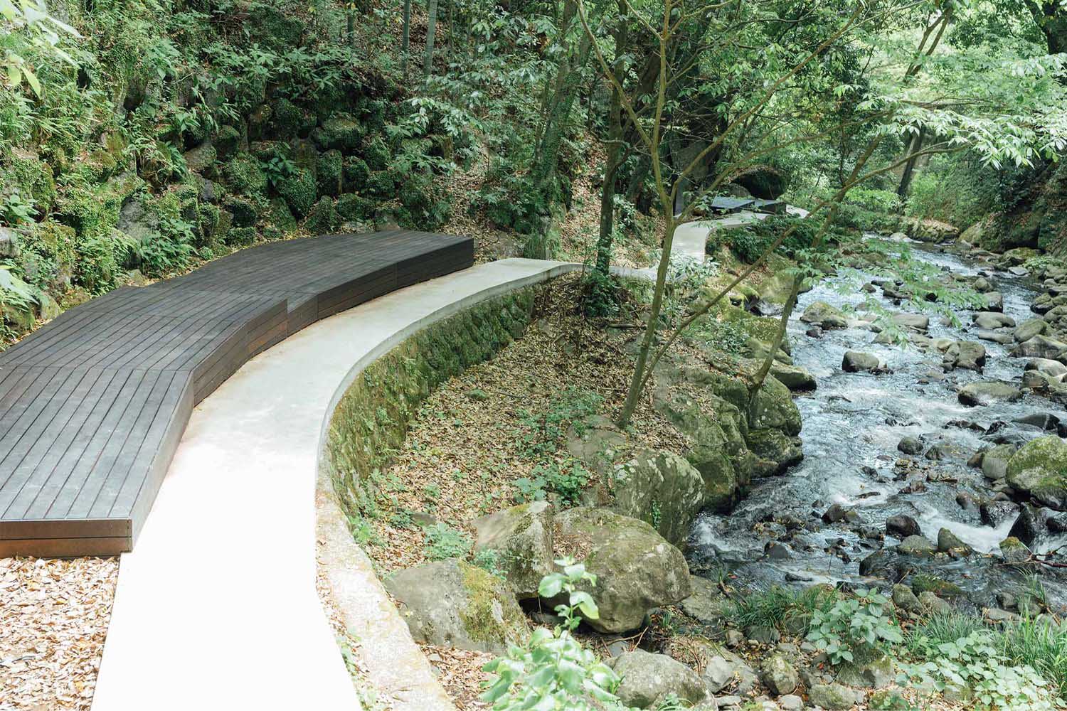 Shohei Oka,Soyu Terrace餐廳+圖書館,餐廳設計,圖書館設計,複合店設計案例,極簡主義,極簡空間設計,Yugawara Soyu Books and Retreat hotel