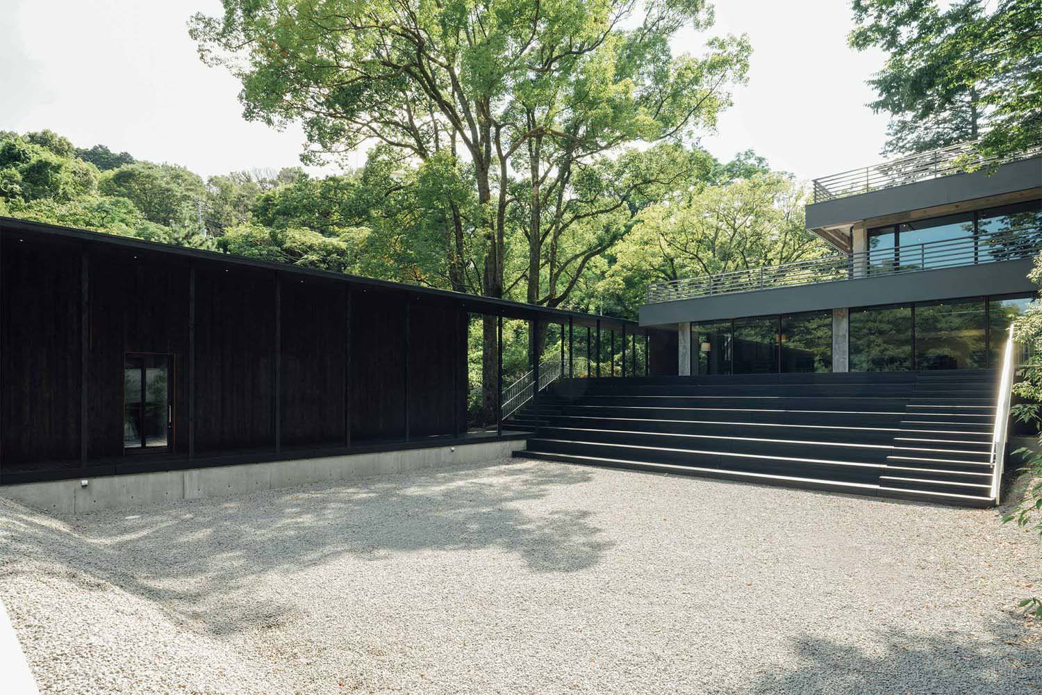 Shohei Oka,Soyu Terrace餐廳+圖書館,餐廳設計,圖書館設計,複合店設計案例,極簡主義,極簡空間設計,Yugawara Soyu Books and Retreat hotel