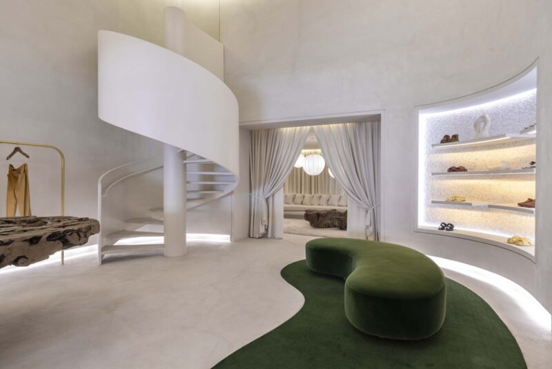 CAROLINA MALUHY｜400㎡，CRIS BARROS服裝旗艦店設計