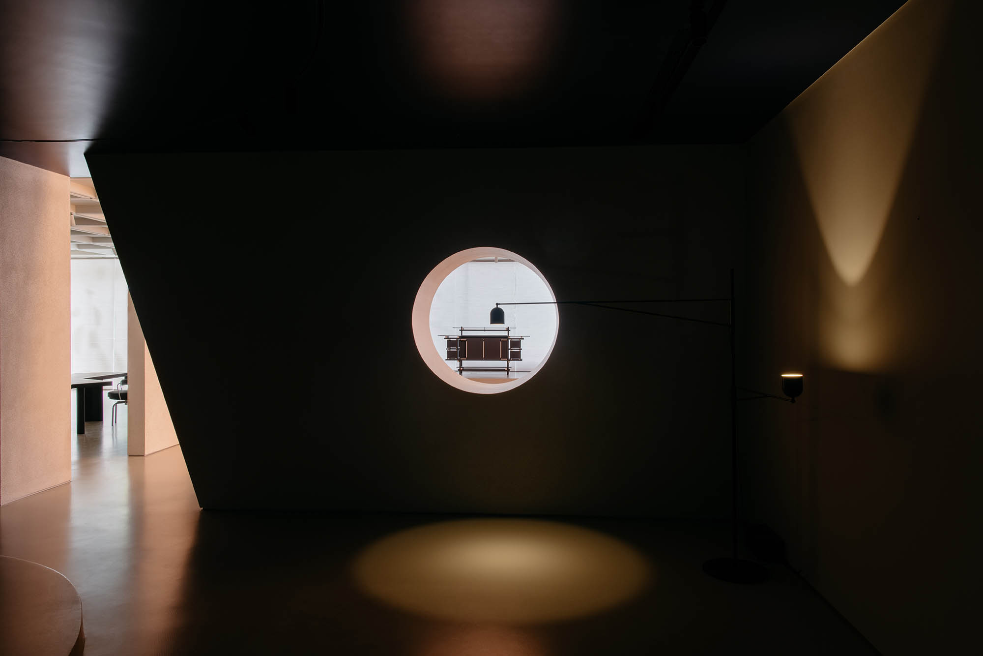 正反設計,Cassina,Cassina家具,家具展廳設計,家具展廳設計案例,OUTIN. DESIGN