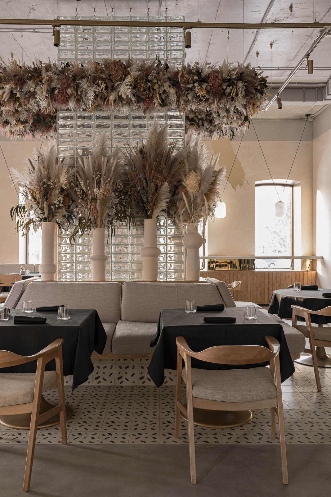 PRSPKT Architects,Ptitsy restaurant,餐廳設計案例,餐廳設計,國外餐廳設計案例,西餐廳設計