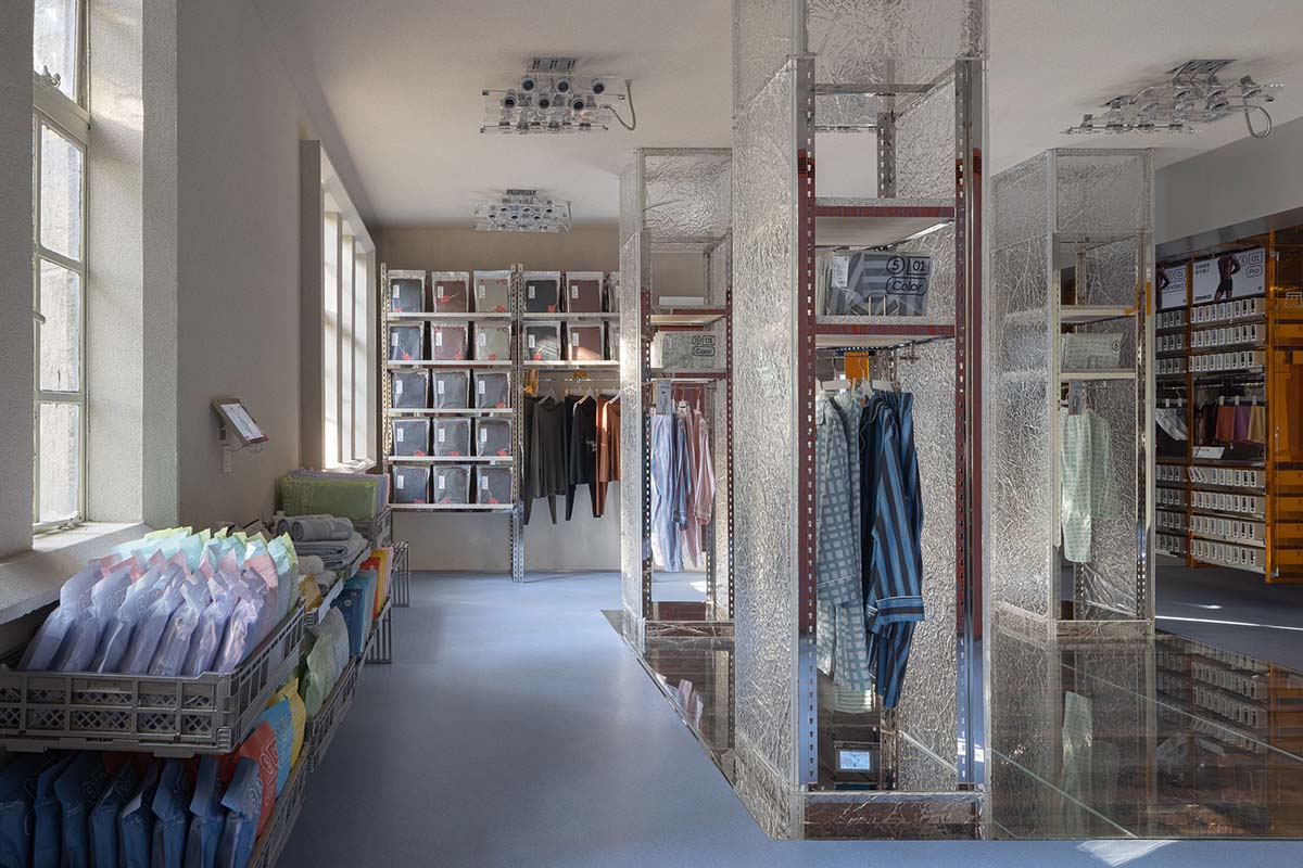 SOME THOUGHTS,服裝店設計,服裝店設計案例,Bananain,服裝概念店,重新設計基本款,蕉內服裝店,上海蕉內