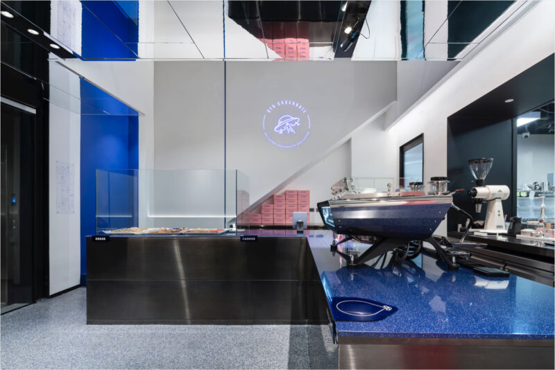 Space+craft | 150㎡，曼穀UFO Doughnuts 甜甜圈+咖啡店設計
