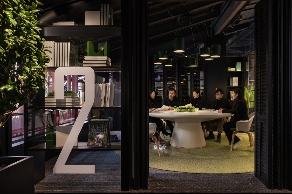 辦公室設計,設計公司辦公室設計,辦公空間設計,開放式辦公室設計,上海辦公室設計,上海設計工作辦公室設計,辦公室設計案例,CCD大中華上海總部辦公室,CCD,CCD香港鄭中設計事務所,香港鄭中設計事務所,CCD設計作品