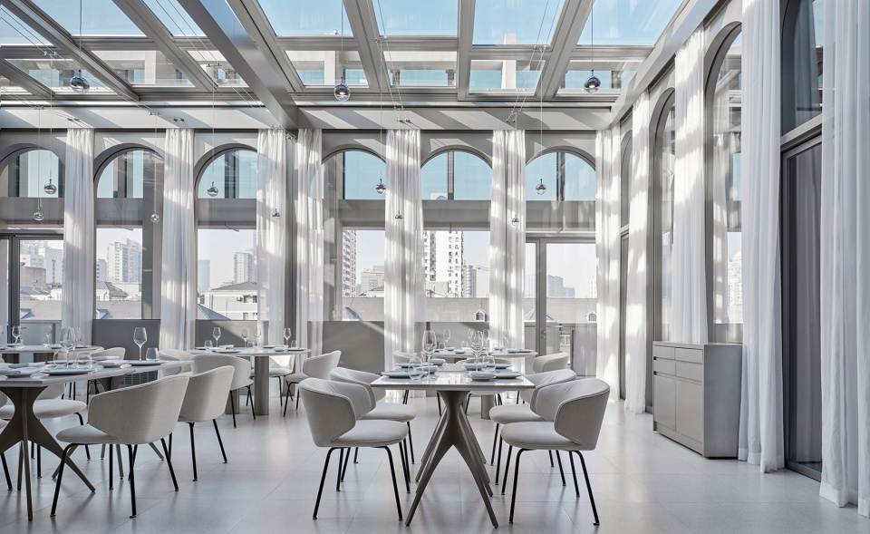 餐廳設計,主題餐廳設計,餐廳設計案例,休閑餐廳設計,網紅餐廳,上海餐廳設計,上海網紅餐廳,New Wave by Da Vittorio,New Wave by Da Vittorio餐廳,上海New Wave by Da Vittorio,上海美術館餐廳,聯圖建築設計,聯圖建築設計作品,聯圖建築