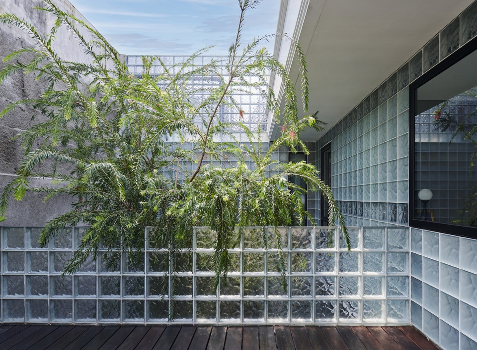 525㎡別墅設計,525㎡,別墅設計,住宅設計,國外別墅設計,國外住宅設計,獨棟住宅改造,別墅設計案例,折射屋,雅加達折射屋,RAD+ar,RAD+ar設計公司