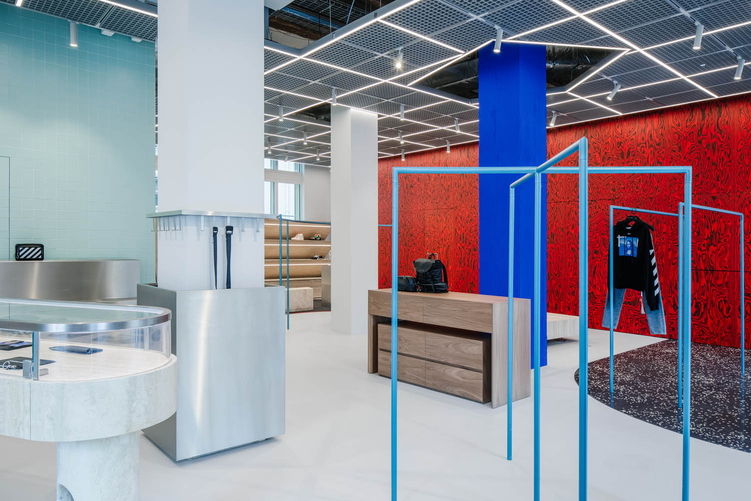 AMO,旗艦店,女裝旗艦店設計,女裝店設計案例,Off-White,服裝店設計,巴黎,零售店,女裝旗艦店設計案例