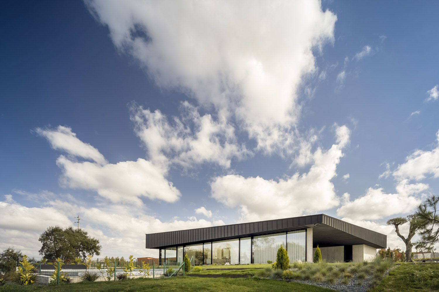 Contaminar Arquitectos,葡萄牙,610㎡別墅,別墅設計案例,國外別墅設計,鄉村別墅設計,禪意庭院,鄉村別墅設計案例