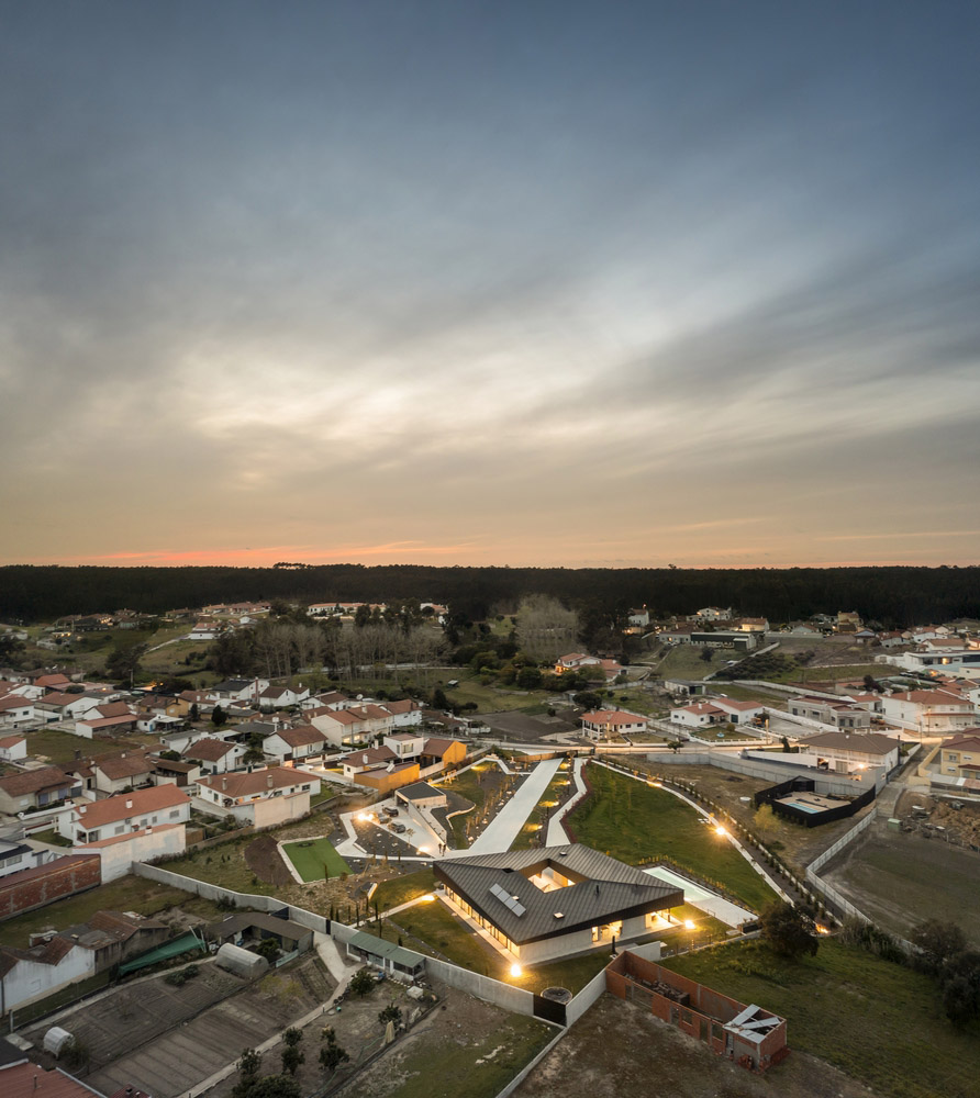 Contaminar Arquitectos,葡萄牙,610㎡別墅,別墅設計案例,國外別墅設計,鄉村別墅設計,禪意庭院,鄉村別墅設計案例