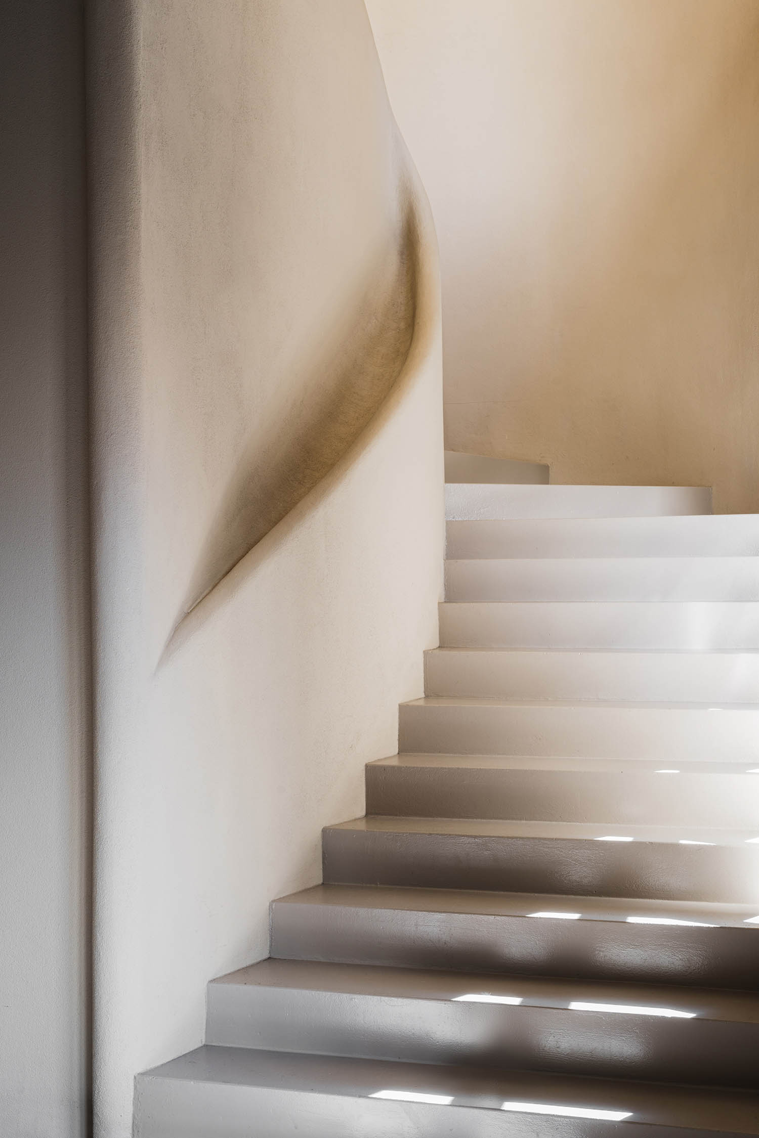 NOKE Architects,美發店設計,理發店店,美發沙龍店設計案例,美發店設計方案,波蘭,國外美發店設計,Ruby Blue salon