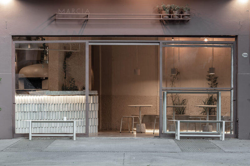 Estudio Grizzo Arquitectos〡50㎡，阿根廷沙色美學披薩店