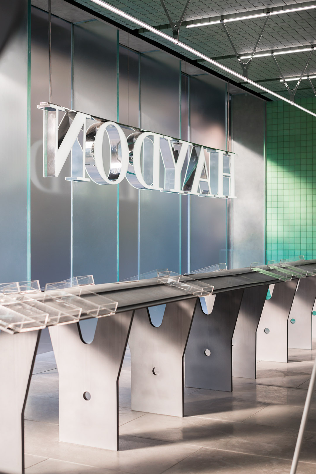 零售店設計,美妝零售店設計,美妝店設計,美妝集合店設計,零售店設計案例,南京零售店設計,HAYDON黑洞美妝店,HAYDON黑洞,南京HAYDON黑洞,黑洞美妝店,DOMANI東倉建設,東倉設計,東倉建設,東倉建設餘霖,餘霖設計