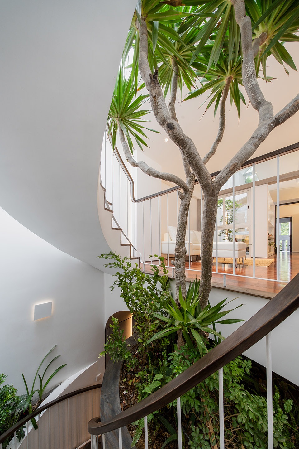 住宅設計,國外住宅設計,獨棟住宅設計,老房子改造設計,國外獨棟住宅設計,越南住宅設計,rear studio,頂層公寓設計,公寓設計,頂層公寓設計案例,以色列室內設計,studioDO