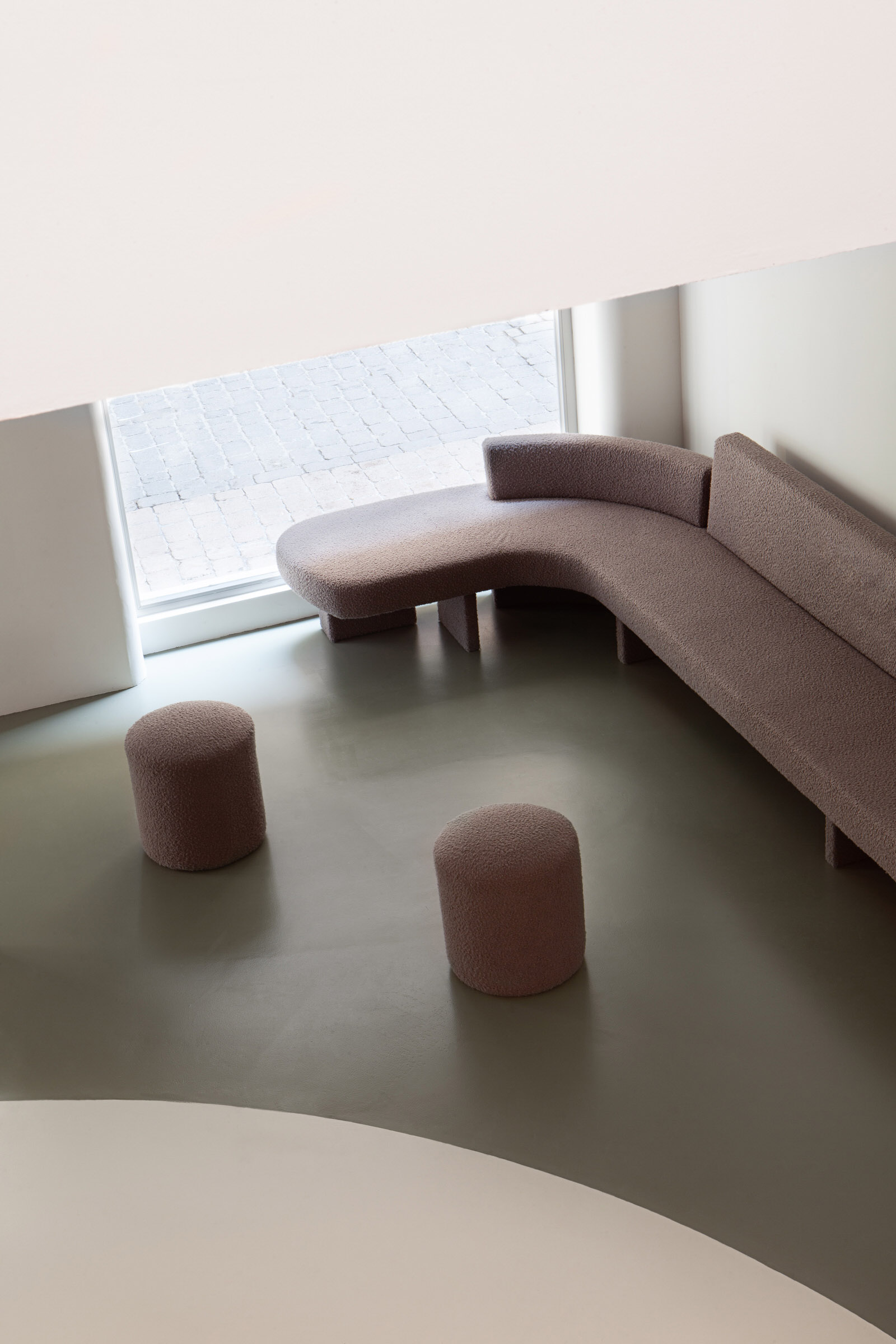 專賣店設計,國外鞋店設計,鞋店設計案例,HOFF運動鞋精品店,CISZAK DALMAS,西班牙,鞋店設計,零售店設計