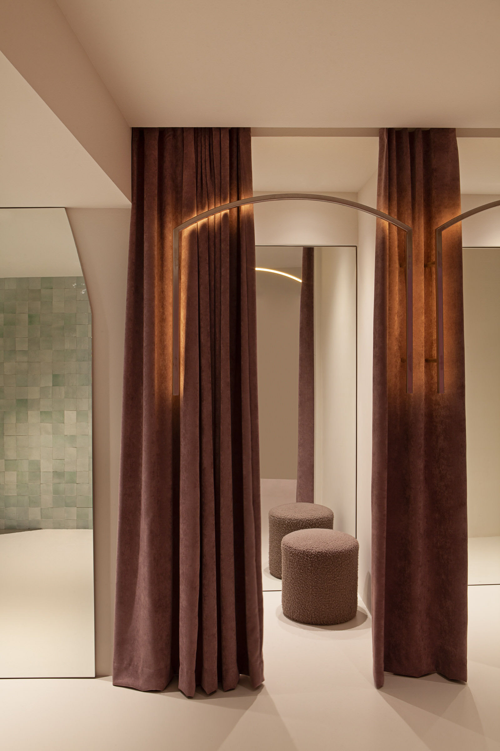 專賣店設計,國外鞋店設計,鞋店設計案例,HOFF運動鞋精品店,CISZAK DALMAS,西班牙,鞋店設計,零售店設計