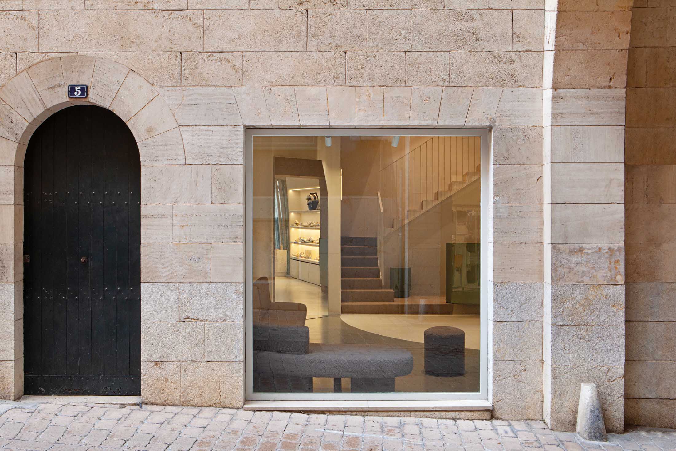 專賣店設計,國外鞋店設計,鞋店設計案例,HOFF運動鞋精品店,CISZAK DALMAS,西班牙,鞋店設計,零售店設計